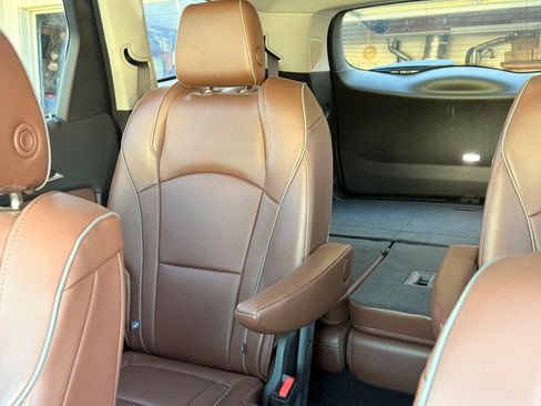 Used 2018 Buick Enclave Avenir w/ Avenir Technology Package FWD image 9