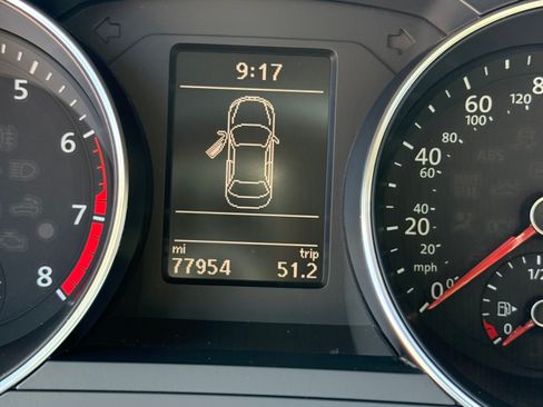 Used 2017 Volkswagen Jetta SE image 12