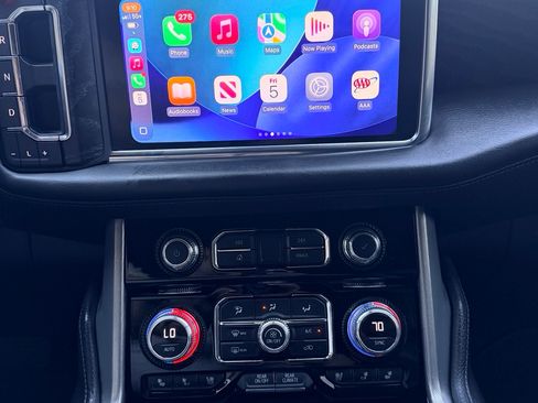 Used 2021 GMC Yukon XL Denali w/ Denali Premium Package AWD/4WD image 12