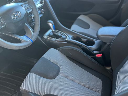 Used 2019 Hyundai Veloster 2.0 image 6