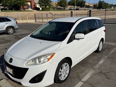 Used 2012 MAZDA MAZDA5 Sport FWD image 2