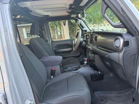 Used 2021 Jeep Gladiator Sport AWD/4WD image 15