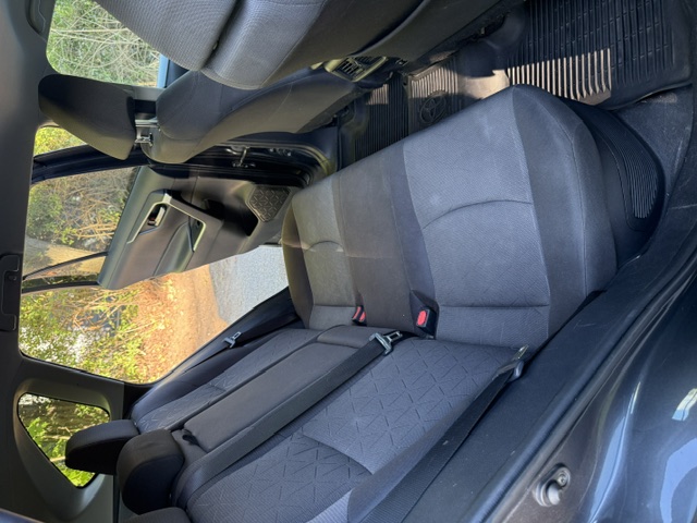 Used 2020 Toyota RAV4 XLE w/ XLE Grade Weather Package AWD/4WD image 9