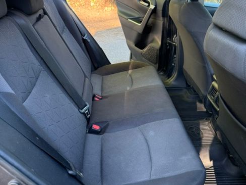 Used 2020 Toyota RAV4 XLE w/ XLE Grade Weather Package AWD/4WD image 9