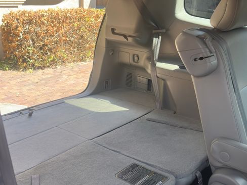 Used 2012 Toyota Highlander Limited image 19