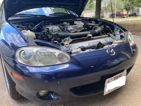 Used 2002 MAZDA MX-5 Miata LS image 11