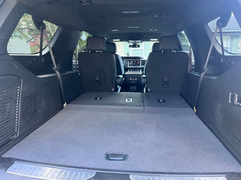 Used 2022 GMC Yukon XL Denali image 23