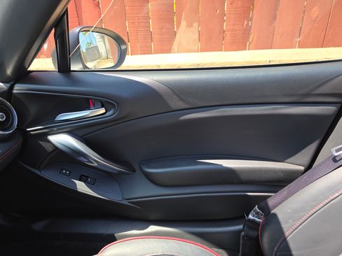 Used 2017 FIAT 124 Spider Abarth RWD image 26
