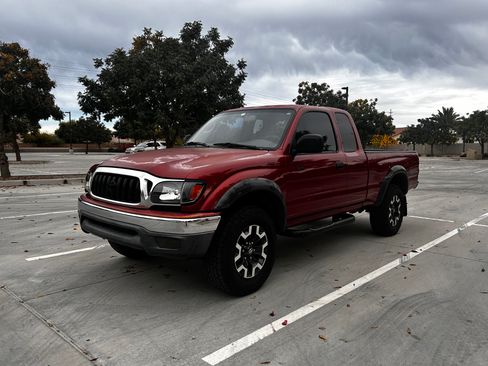 Used 2004 Toyota Tacoma PreRunner image 1