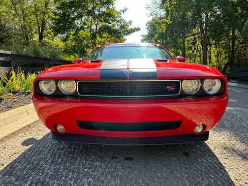 Used 2010 Dodge Challenger R/T image 9