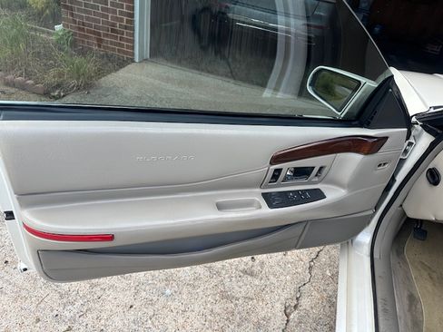 Used 2001 Cadillac Eldorado Touring image 15