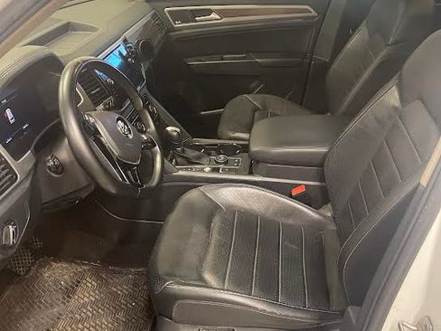 Used 2018 Volkswagen Atlas SEL Premium image 15