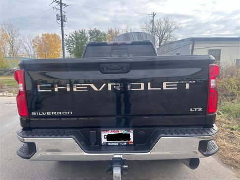 Used 2023 Chevrolet Silverado 2500 LTZ w/ LTZ Plus Package image 4