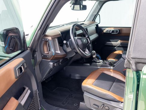 Used 2022 Ford Bronco Outer Banks image 5