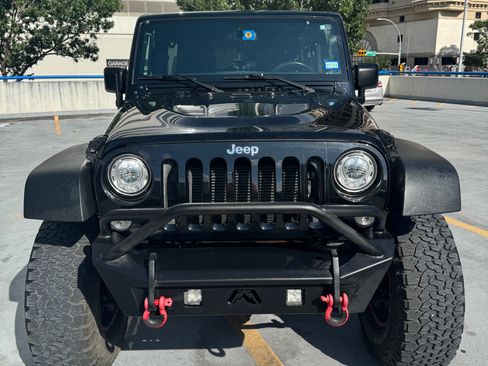 Used 2017 Jeep Wrangler Unlimited Rubicon image 2
