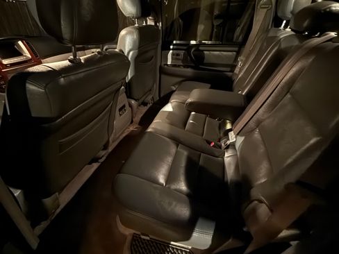 Used 2003 Toyota Land Cruiser image 10