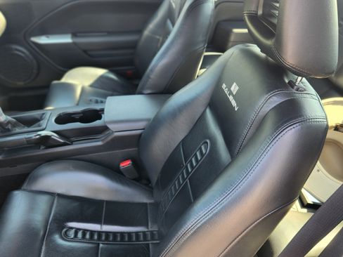 Used 2005 Ford Mustang GT Premium image 10