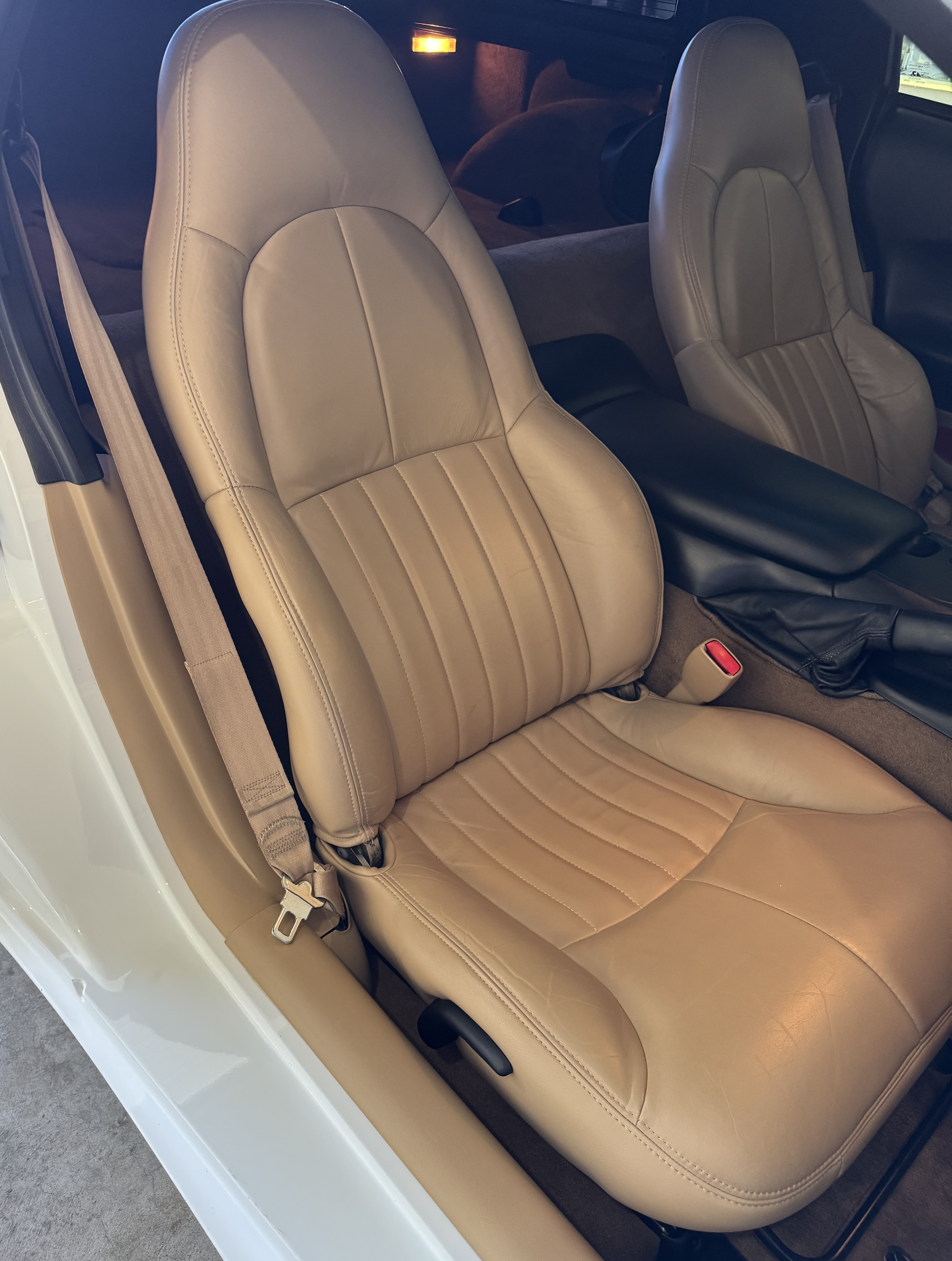 Used 1998 Chevrolet Corvette Coupe RWD image 14