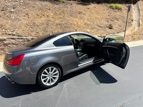 Used 2011 INFINITI G37 Coupe RWD image 10