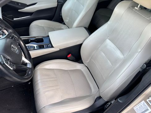 Used 2018 Honda Accord Touring image 12