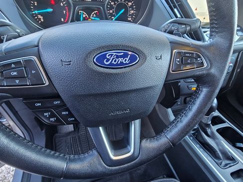 Used 2017 Ford Escape Titanium image 22