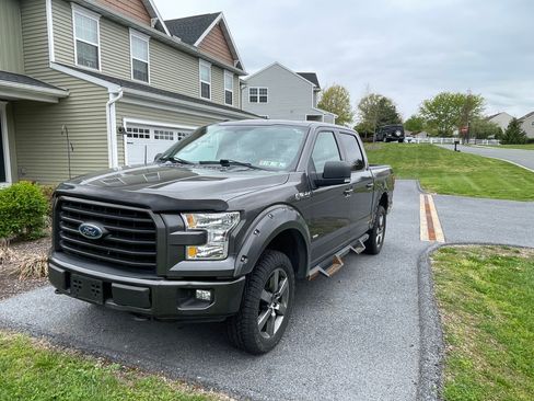 Used 2017 Ford F150 XLT w/ Equipment Group 302A Luxury AWD/4WD image 1