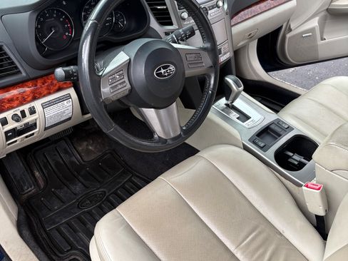 Used 2011 Subaru Outback 2.5i Limited AWD/4WD image 13