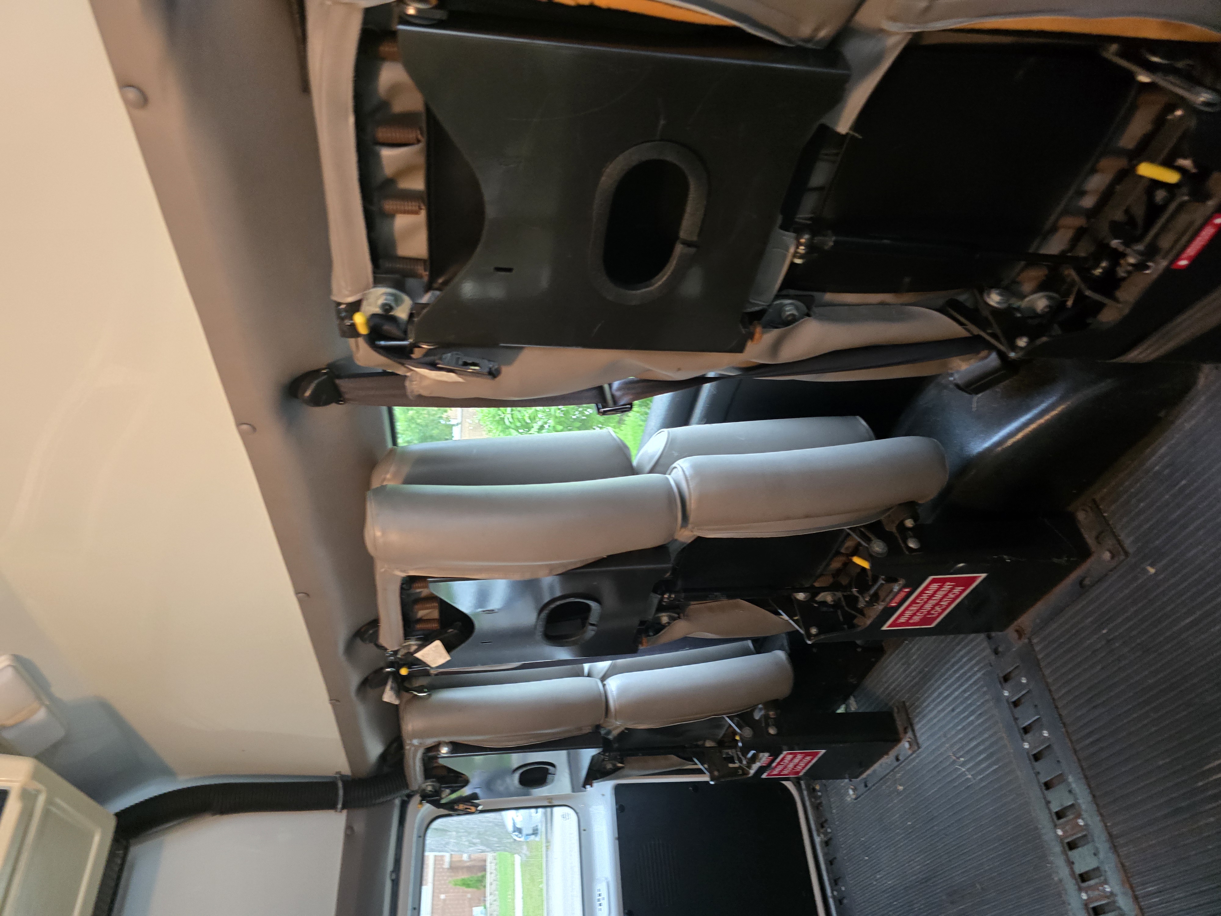 Used 2003 Ford E-350 and Econoline 350 Extended Super Duty RWD image 5