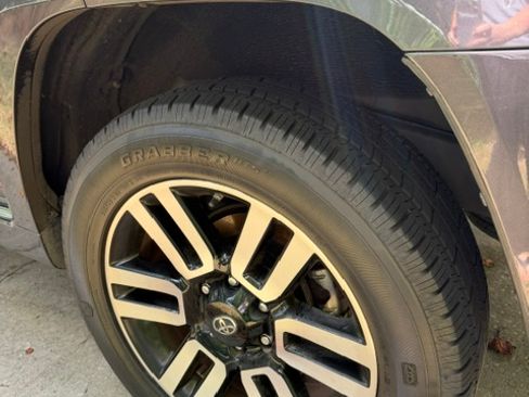 Used 2017 Toyota 4Runner Limited RWD image 6