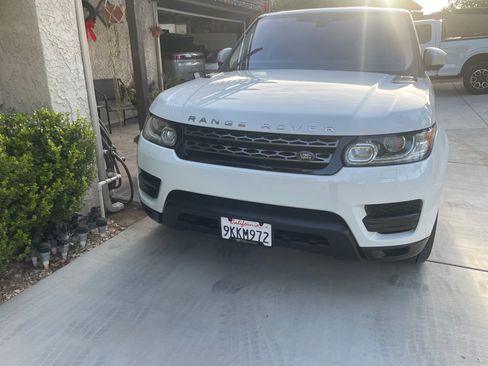Used 2017 Land Rover Range Rover Sport SE image 2