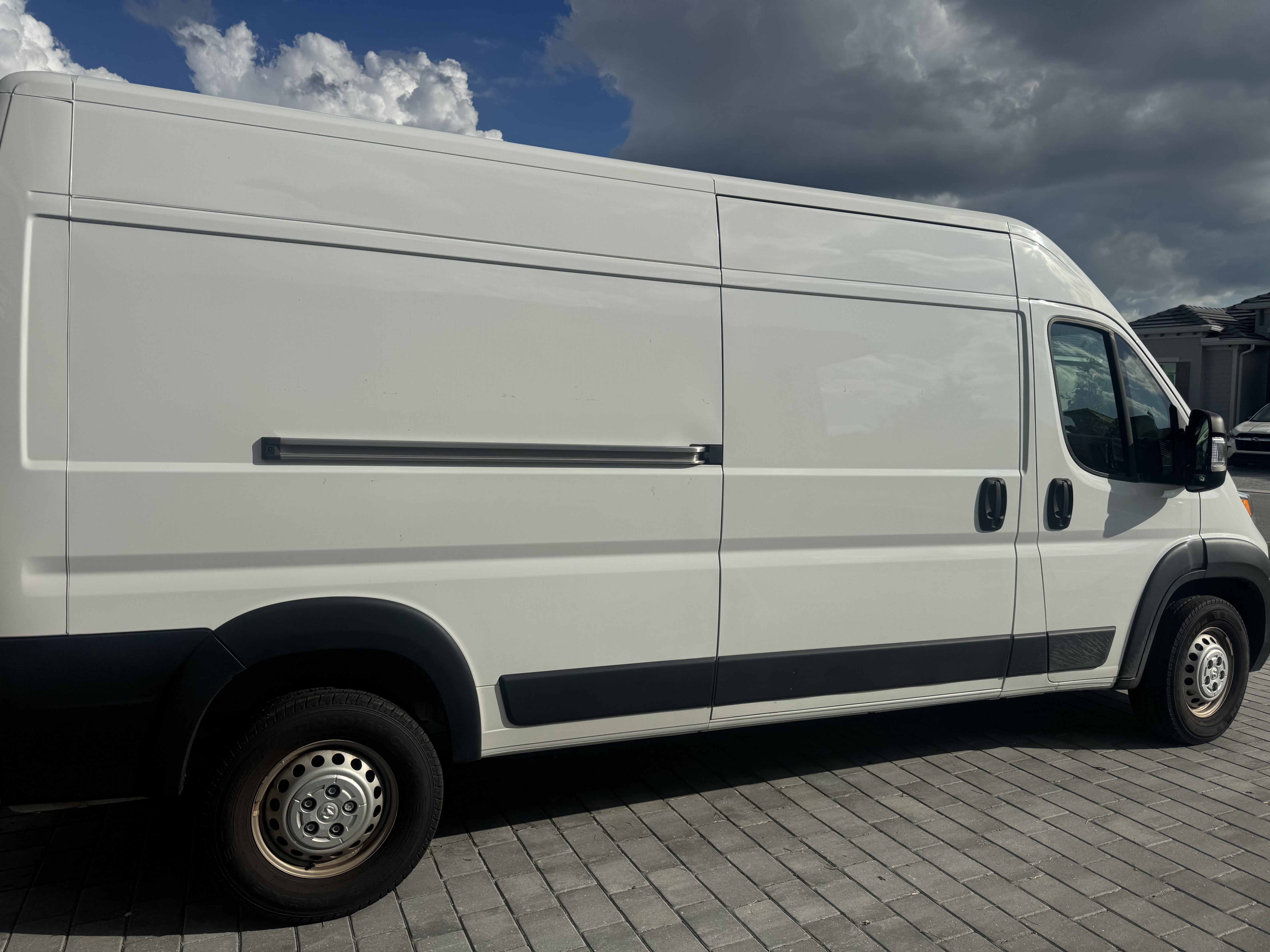 Used 2025 RAM ProMaster 2500 w/ Convenience Group FWD image 1