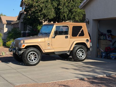 Used 1999 Jeep Wrangler Sahara AWD/4WD image 17