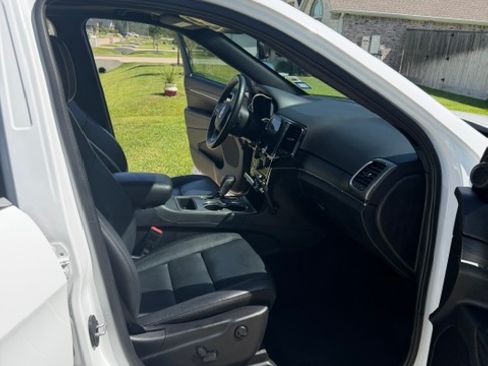 Used 2021 Jeep Grand Cherokee Limited RWD image 4
