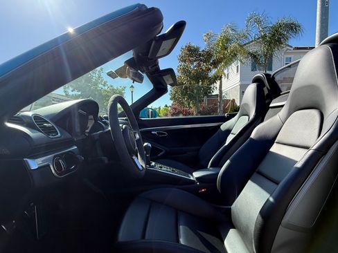 Used 2017 Porsche 718 Boxster S RWD image 12