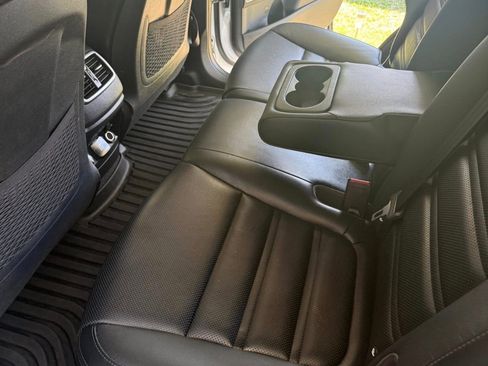 Used 2019 Kia Sorento SX FWD image 11