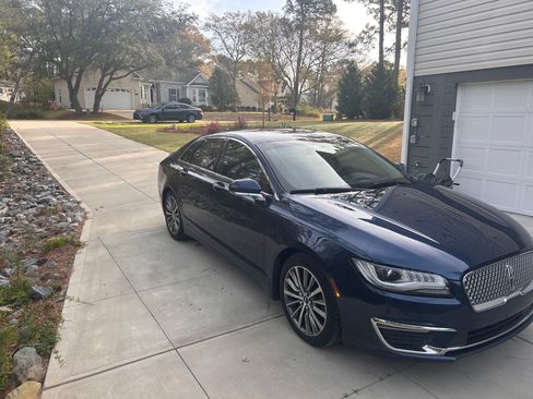 Used 2017 Lincoln MKZ Select image 2