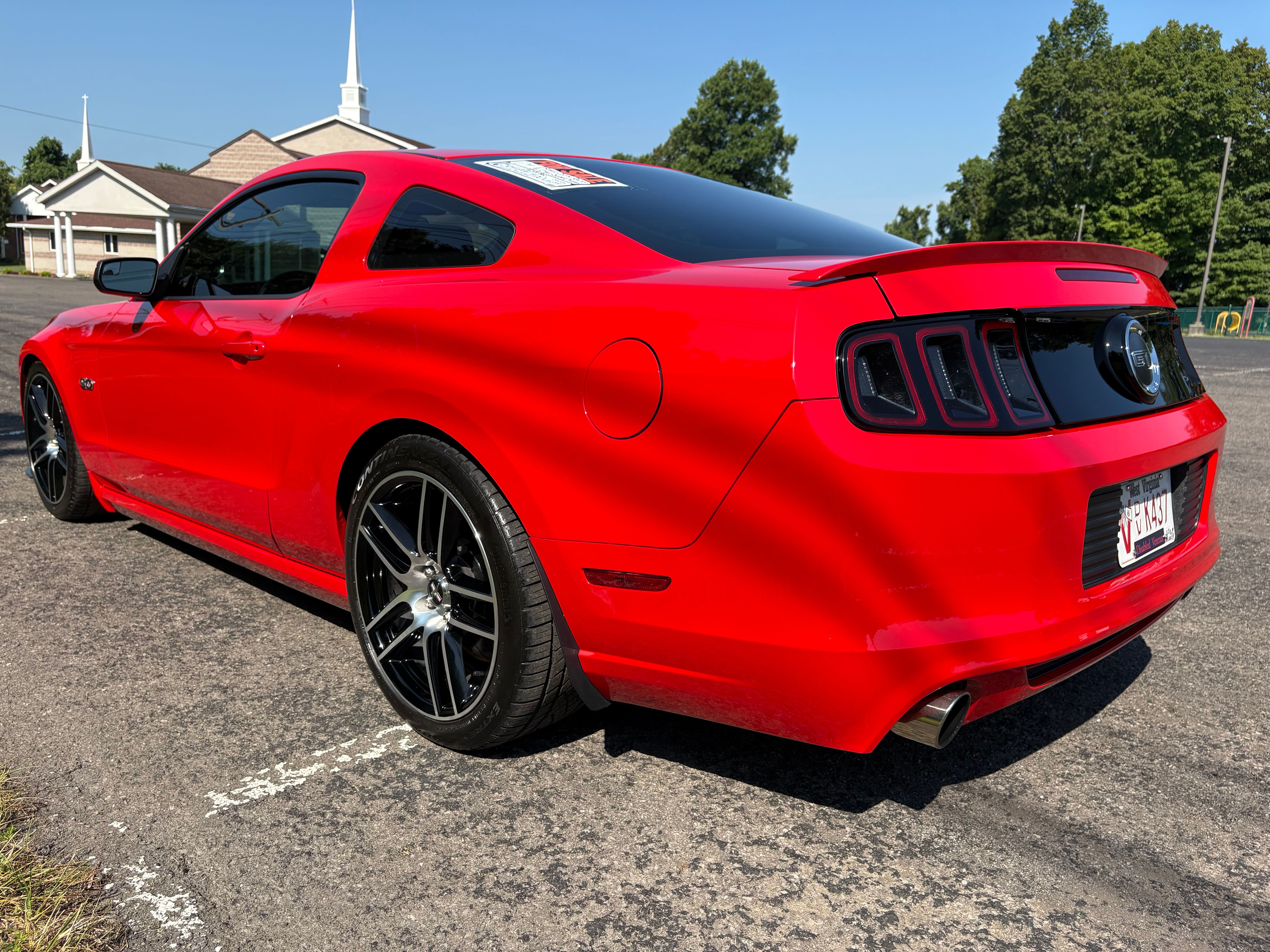 Used 2014 Ford Mustang GT RWD image 5