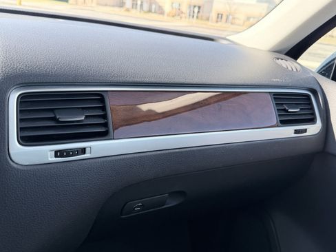 Used 2014 Volkswagen Touareg VR6 image 18