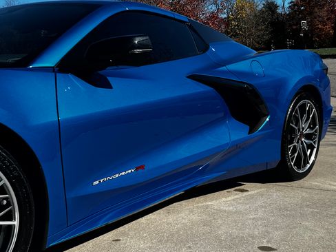 Used 2024 Chevrolet Corvette Stingray Convertible 2D image 5