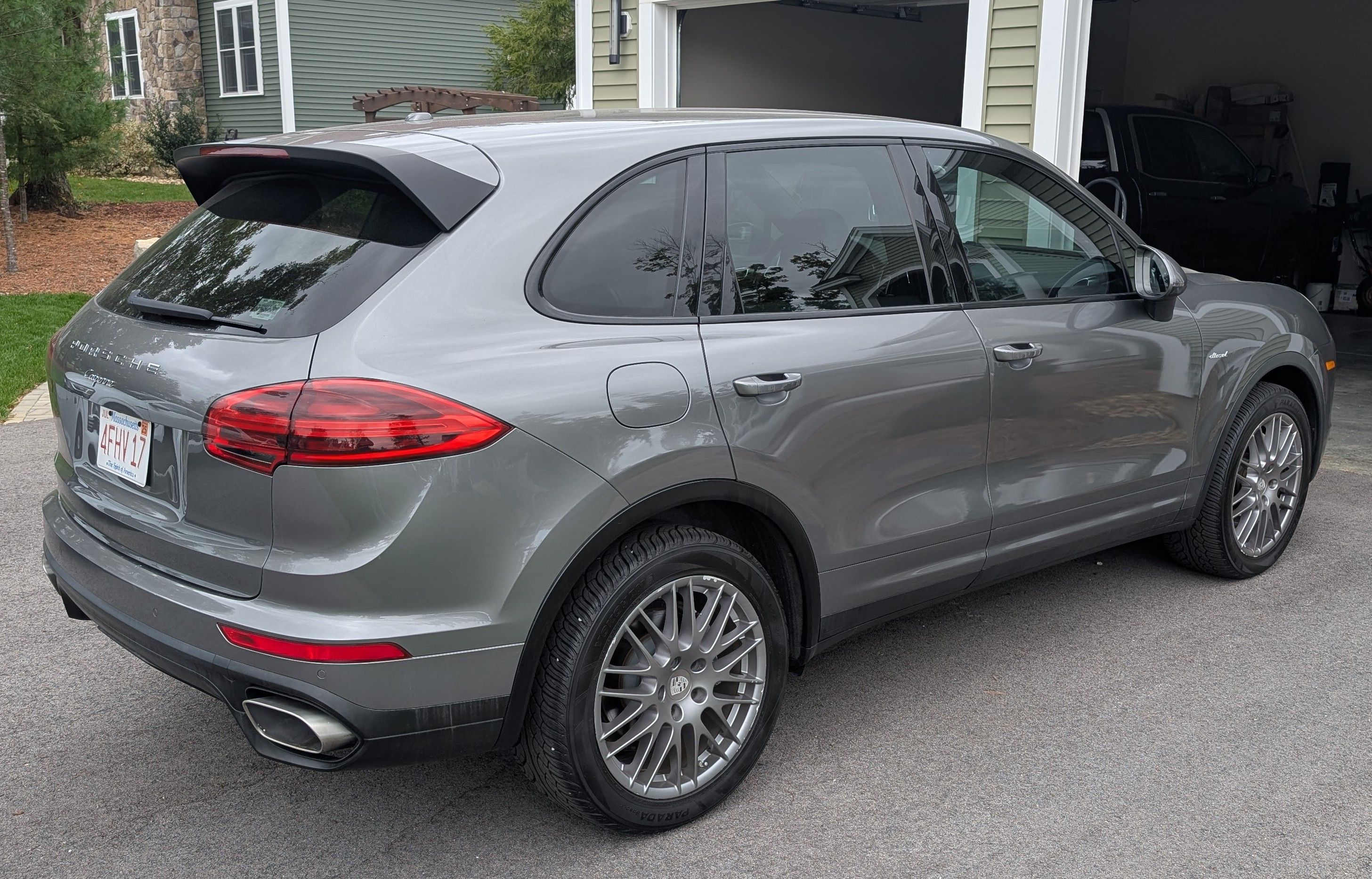 Used 2015 Porsche Cayenne Diesel AWD/4WD image 4