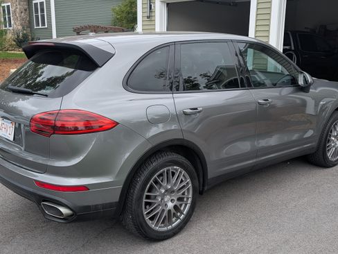 Used 2015 Porsche Cayenne Diesel image 4