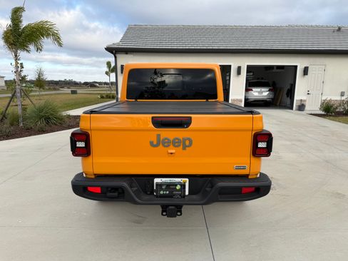 Used 2021 Jeep Gladiator Overland w/ Popular Equipment Package image 5