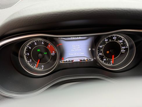 Used 2019 Jeep Cherokee Trailhawk w/ Comfort/Convenience Group image 19