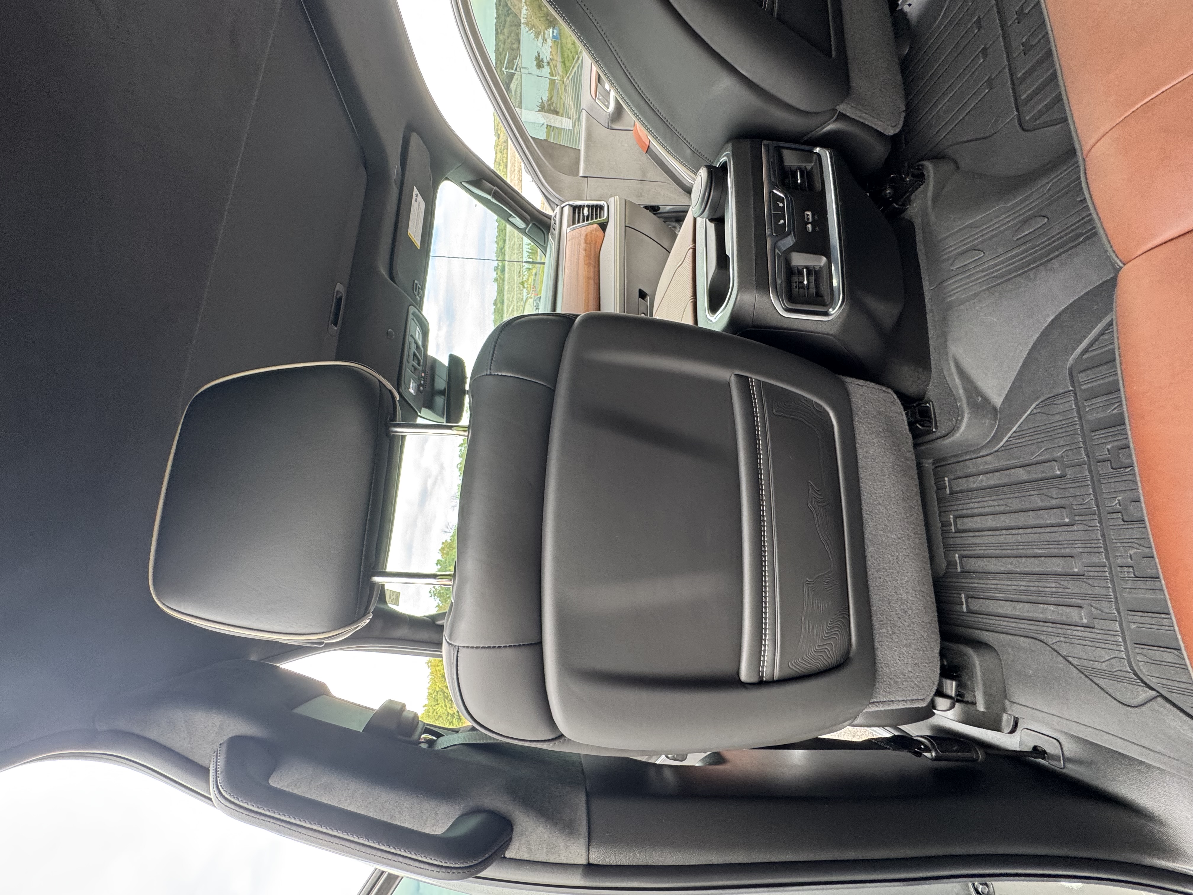 Used 2025 GMC Sierra 3500 Denali Ultimate AWD/4WD image 18