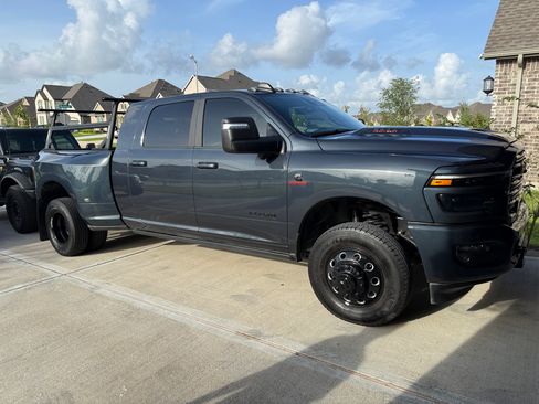 Used 2026 RAM 3500 Laramie AWD/4WD image 4