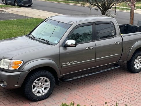 Used 2004 Toyota Tundra SR5 image 1