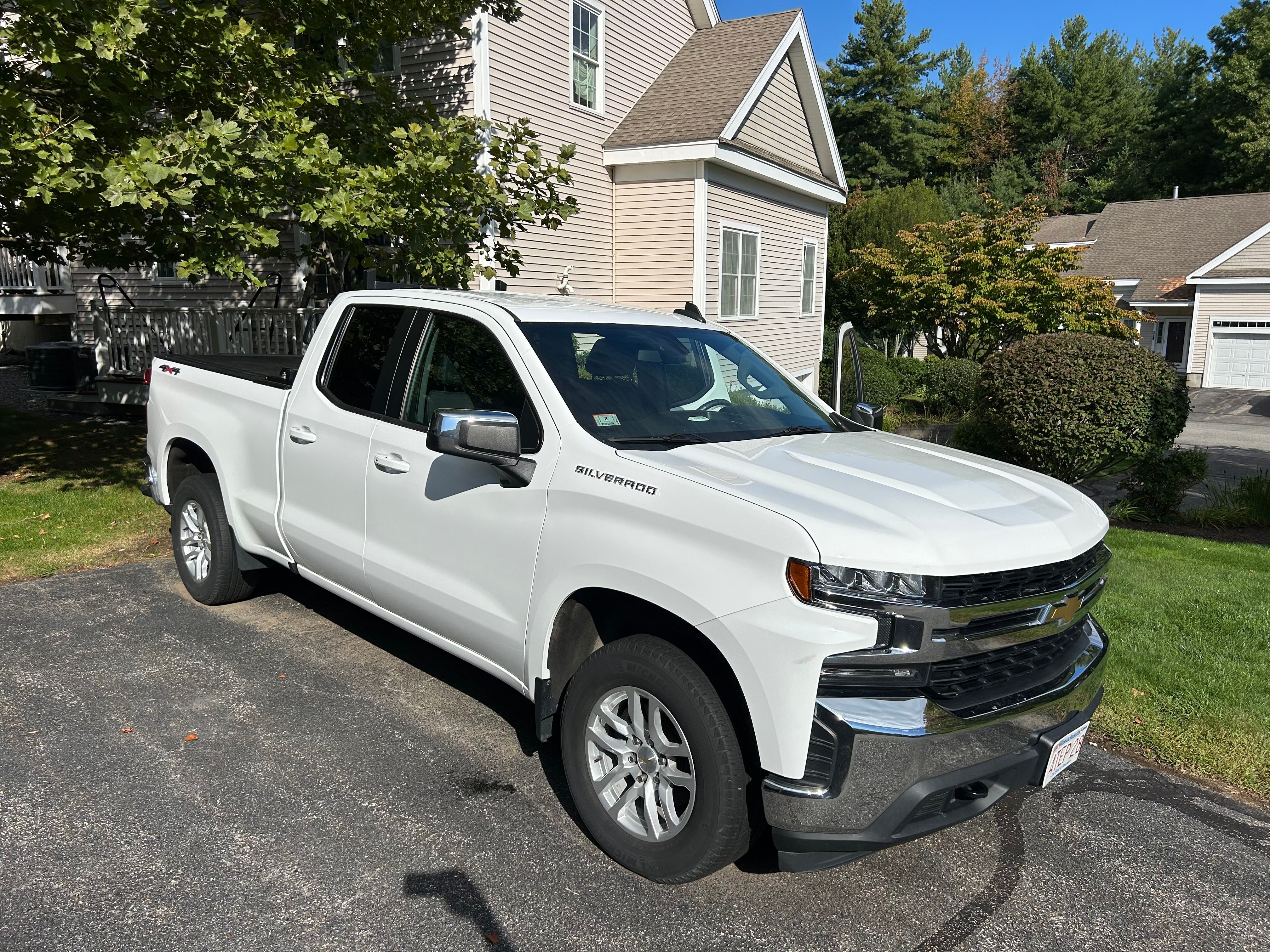 Used 2020 Chevrolet Silverado 1500 LT w/ All-Star Edition AWD/4WD image 4
