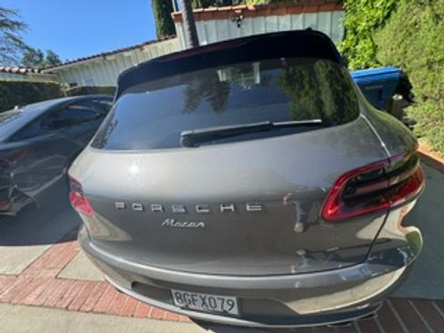 Used 2018 Porsche Macan Sport Edition AWD/4WD image 10