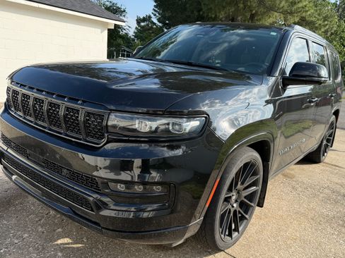 Used 2022 Jeep Grand Wagoneer Series I AWD/4WD image 8