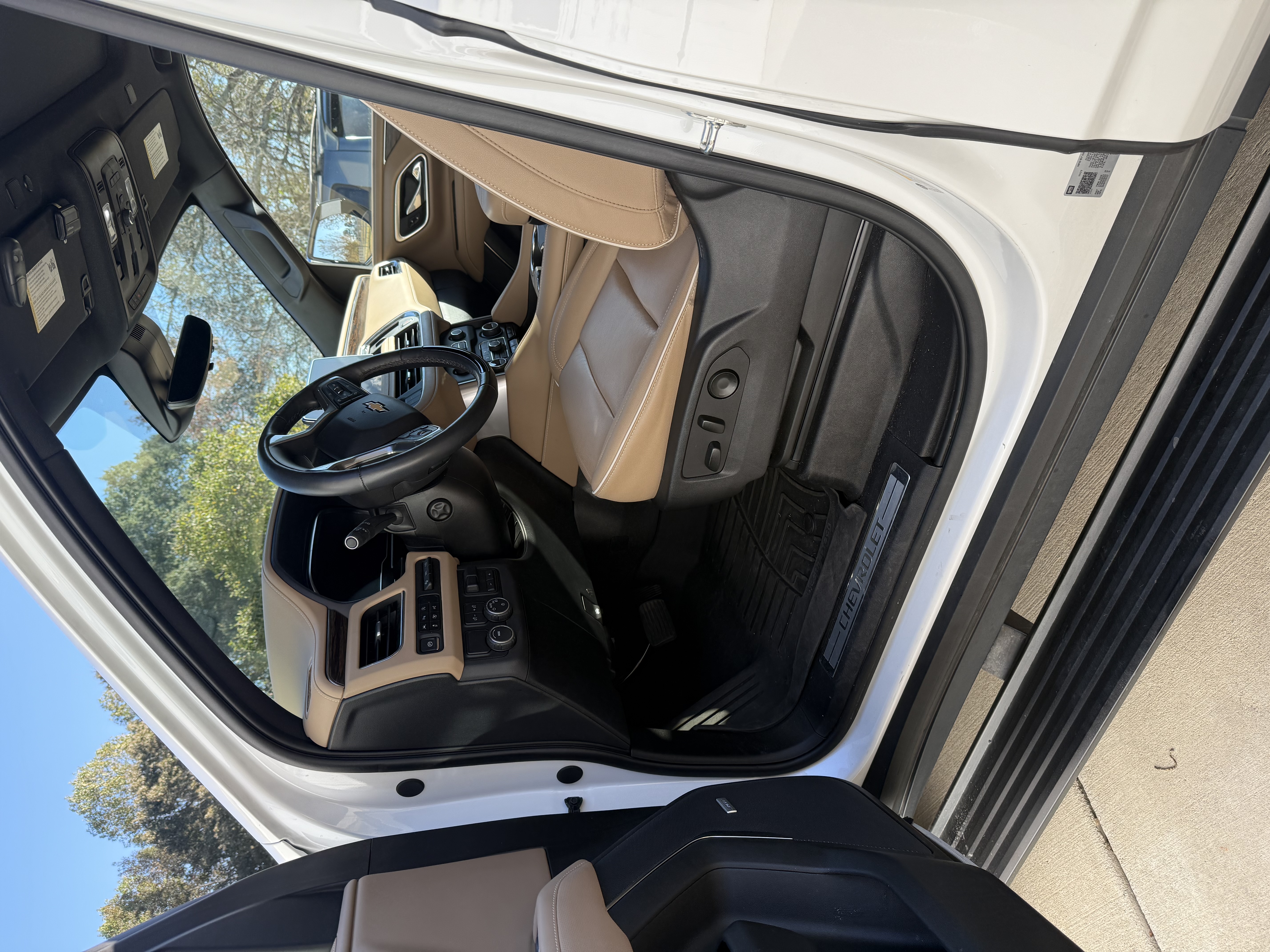 Used 2023 Chevrolet Tahoe Premier w/ Advanced Technology Package image 13